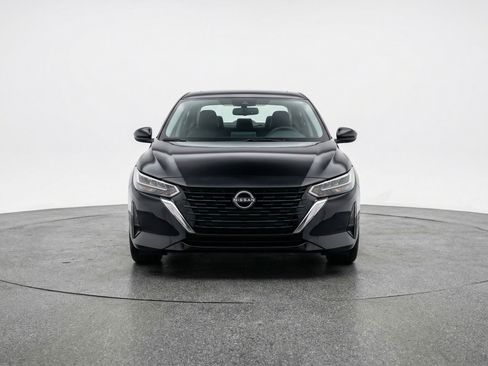 Used 2025 Nissan Sentra SV image 2