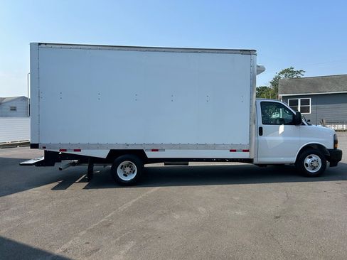 Used 2024 Chevrolet Express 3500 w/ Power Convenience Package RWD image 6