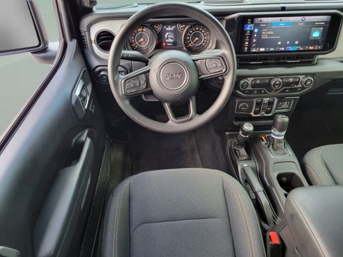 Used 2025 Jeep Wrangler Unlimited Sport AWD/4WD image 8