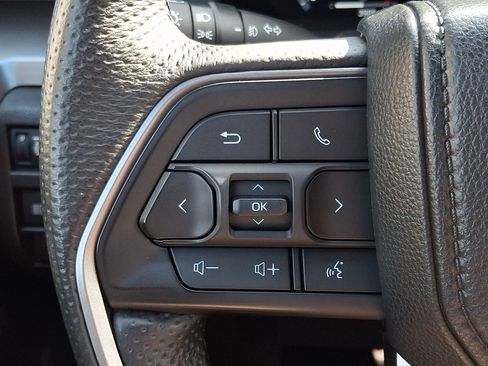 Used 2025 Toyota Tacoma TRD Sport AWD/4WD image 21