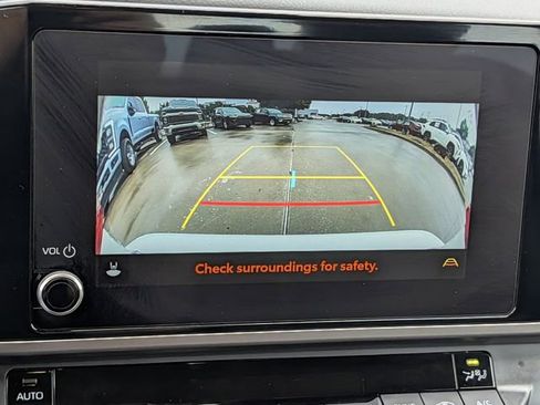 Used 2025 Toyota Camry LE FWD image 17