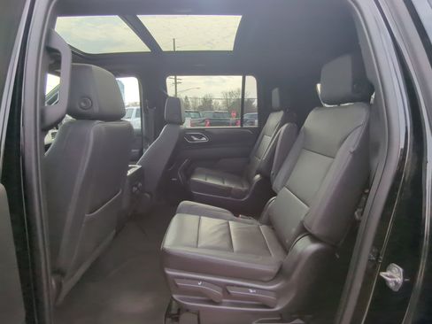 Used 2022 Chevrolet Suburban Z71 w/ Z71 Off-Road Package image 11