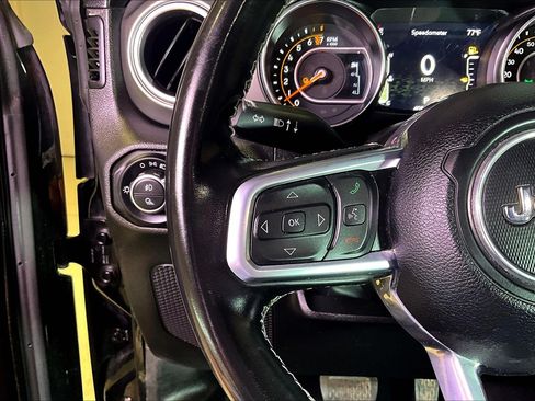 Used 2022 Jeep Gladiator Overland AWD/4WD image 13