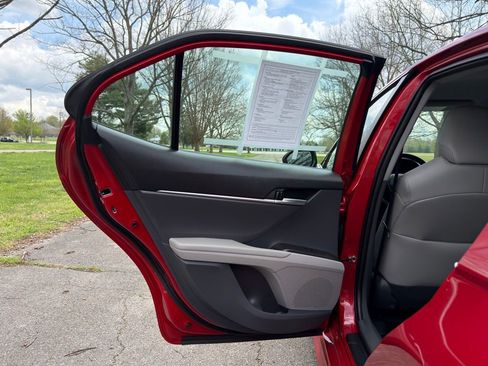 Used 2021 Toyota Camry SE image 21