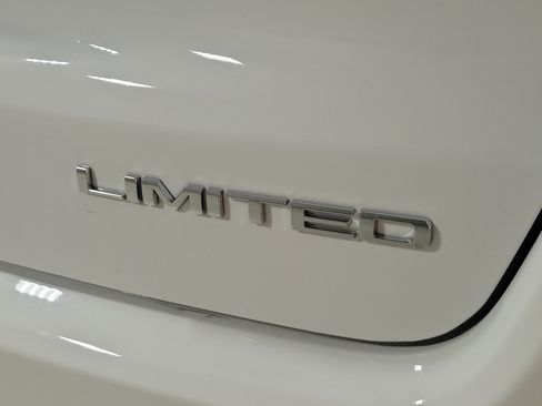 Used 2022 Jeep Compass Limited AWD/4WD image 7