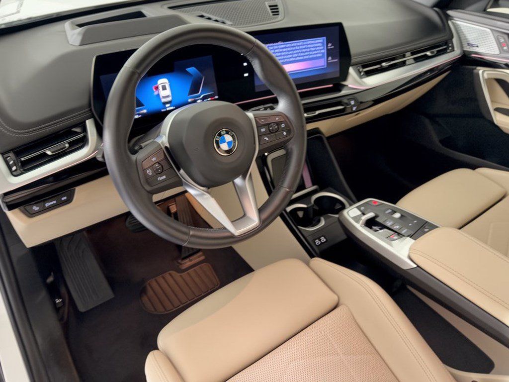 Used 2025 BMW X1 xDrive28i w/ Technology Package AWD/4WD image 4