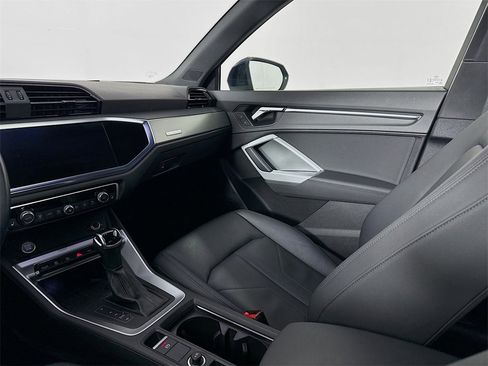 Used 2020 Audi Q3 2.0T Premium Plus image 25