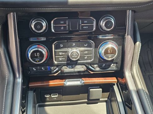 Used 2023 GMC Yukon Denali Ultimate AWD/4WD image 24
