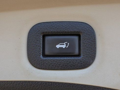 Used 2018 Nissan Rogue SV image 28