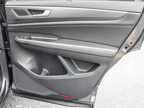 Certified 2024 Volkswagen Atlas Cross Sport SE image 30