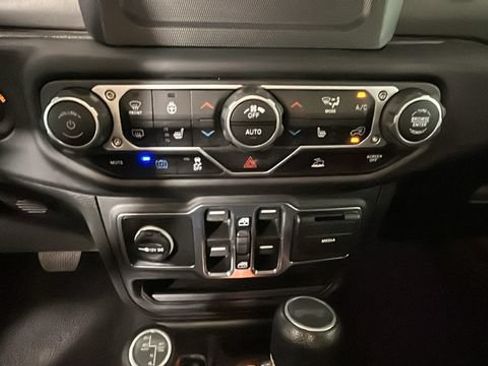 Used 2023 Jeep Wrangler Unlimited w/ Cold Weather Group AWD/4WD image 21