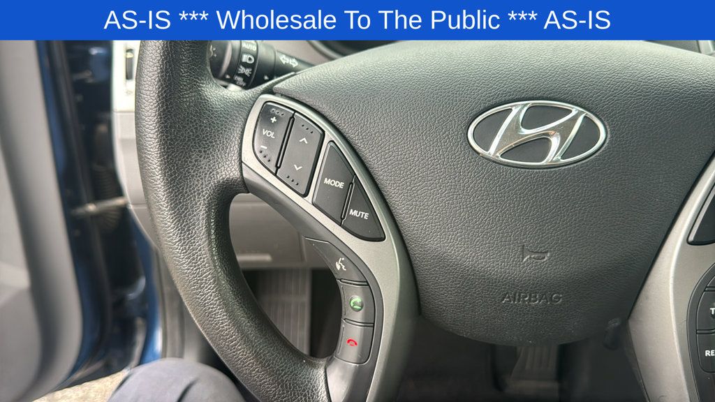 Used 2014 Hyundai Elantra SE w/ Option Group 02 FWD image 18