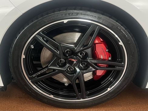 Used 2024 Chevrolet Corvette Stingray Convertible w/ Z51 Performance Package image 8