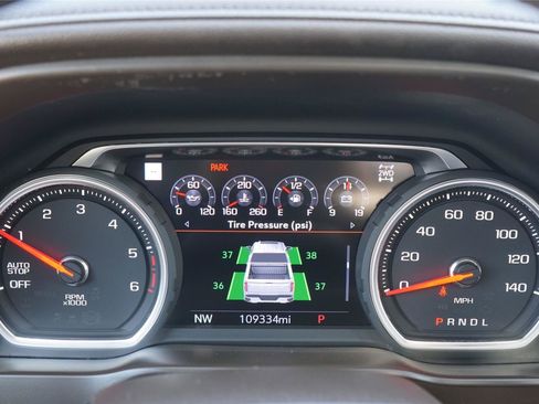 Used 2020 Chevrolet Silverado 1500 LTZ w/ LTZ Premium Package AWD/4WD image 17