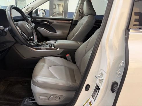 Used 2021 Toyota Highlander Platinum AWD/4WD image 15