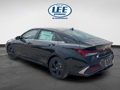 New 2026 Hyundai Elantra SEL Sport FWD image 5