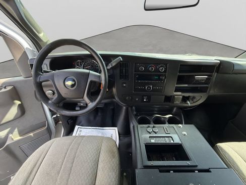 Used 2017 Chevrolet Express 2500 RWD image 13