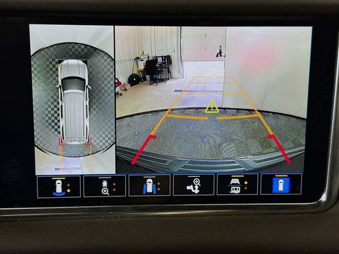 Used 2022 GMC Yukon Denali image 14