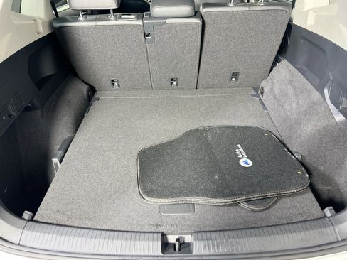 Used 2022 Volkswagen Tiguan SE image 25