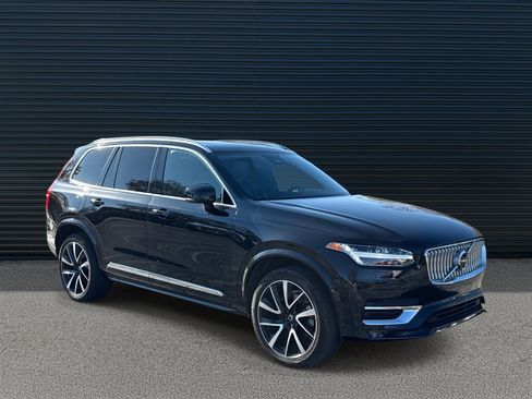 Certified 2023 Volvo XC90 B6 Plus w/ Protection Package Premier image 3