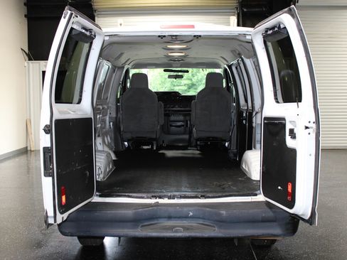Used 2009 Ford E-150 and Econoline 150 RWD image 22