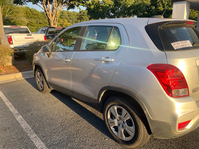 Used 2017 Chevrolet Trax LS FWD image 2