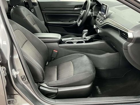 Used 2024 Nissan Altima 2.5 SV image 23