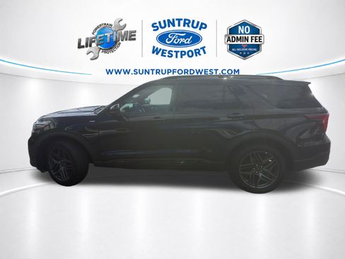 Used 2025 Ford Explorer ST-Line w/ ST-Line Street Pack AWD/4WD image 7