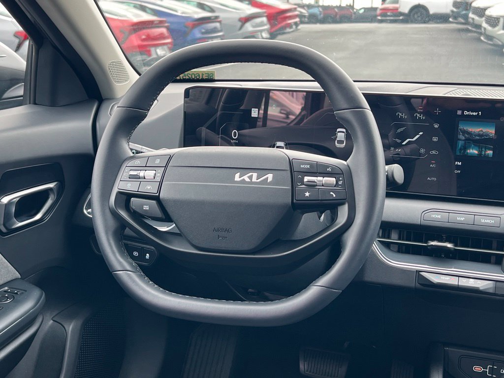 Used 2025 Kia K4 EX FWD image 11