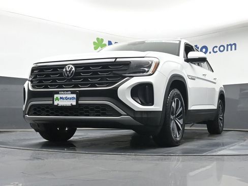 Used 2024 Volkswagen Atlas Cross Sport SE AWD/4WD image 6