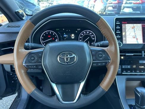 Used 2020 Toyota Avalon Limited image 16