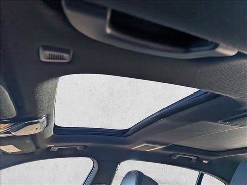 Used 2020 BMW 750i xDrive w/ M Sport Package image 19