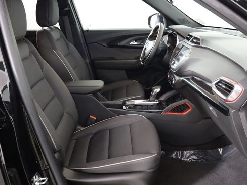 Used 2023 Chevrolet TrailBlazer RS FWD image 18