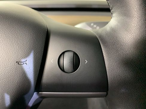 Used 2022 Tesla Model 3 Performance image 23