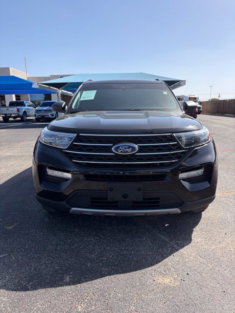 Used 2023 Ford Explorer XLT w/ Equipment Group 202A RWD image 1