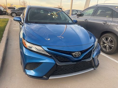 Used 2018 Toyota Camry XSE image 1