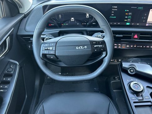Used 2025 Kia EV6 Light image 17