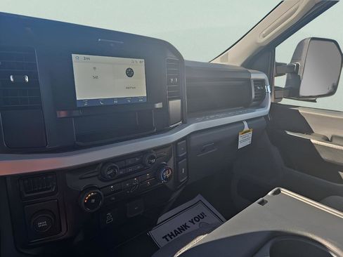 New 2026 Ford F250 XL w/ F-250 >10K GVWR Package RWD image 19