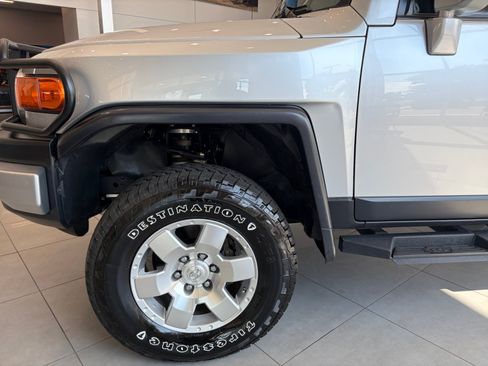Used 2008 Toyota FJ Cruiser 4WD image 10