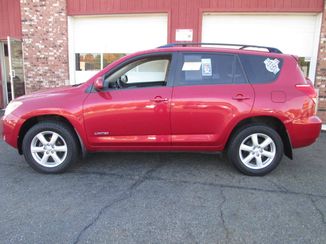 Used 2007 Toyota RAV4 Limited AWD/4WD image 1