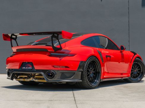 Used 2018 Porsche 911 GT2 RS RWD image 7
