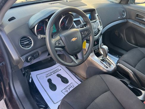 Used 2015 Chevrolet Cruze LT FWD image 19