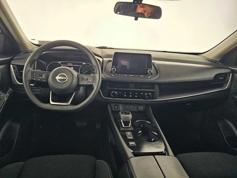 Used 2024 Nissan Rogue S FWD image 18