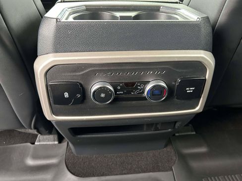 Used 2023 Ford Expedition XLT AWD/4WD image 18