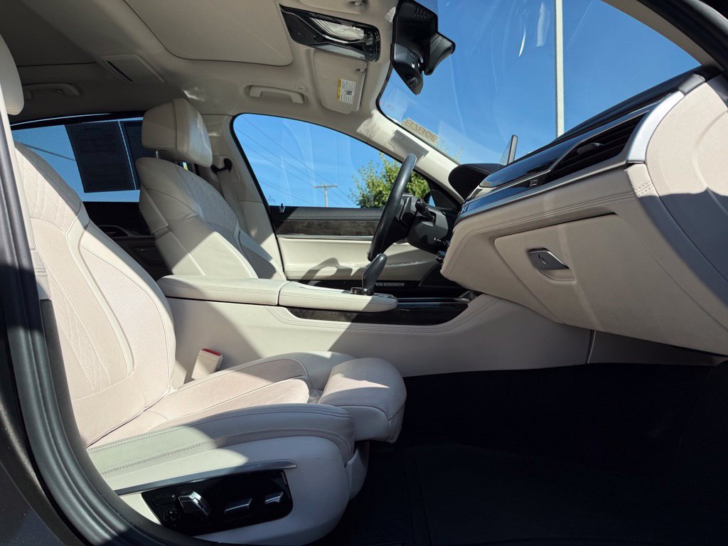 Used 2016 BMW 740i RWD image 20