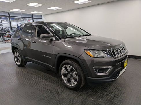 Used 2019 Jeep Compass Limited image 3