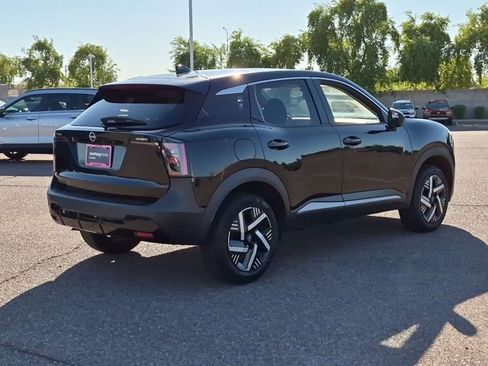 Used 2025 Nissan Kicks SV FWD image 5