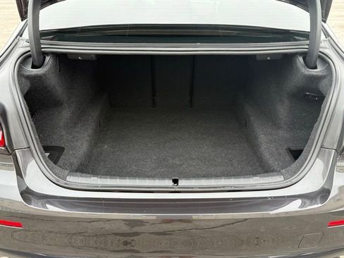 Used 2022 BMW 530i xDrive 530i xDrive w/ Convenience Package image 12