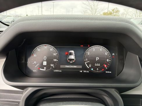 Used 2025 Land Rover Defender 110 S image 26