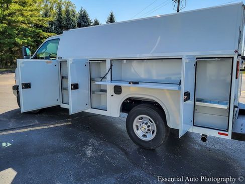 New 2025 Chevrolet Express 3500 w/ Power Convenience Package image 13